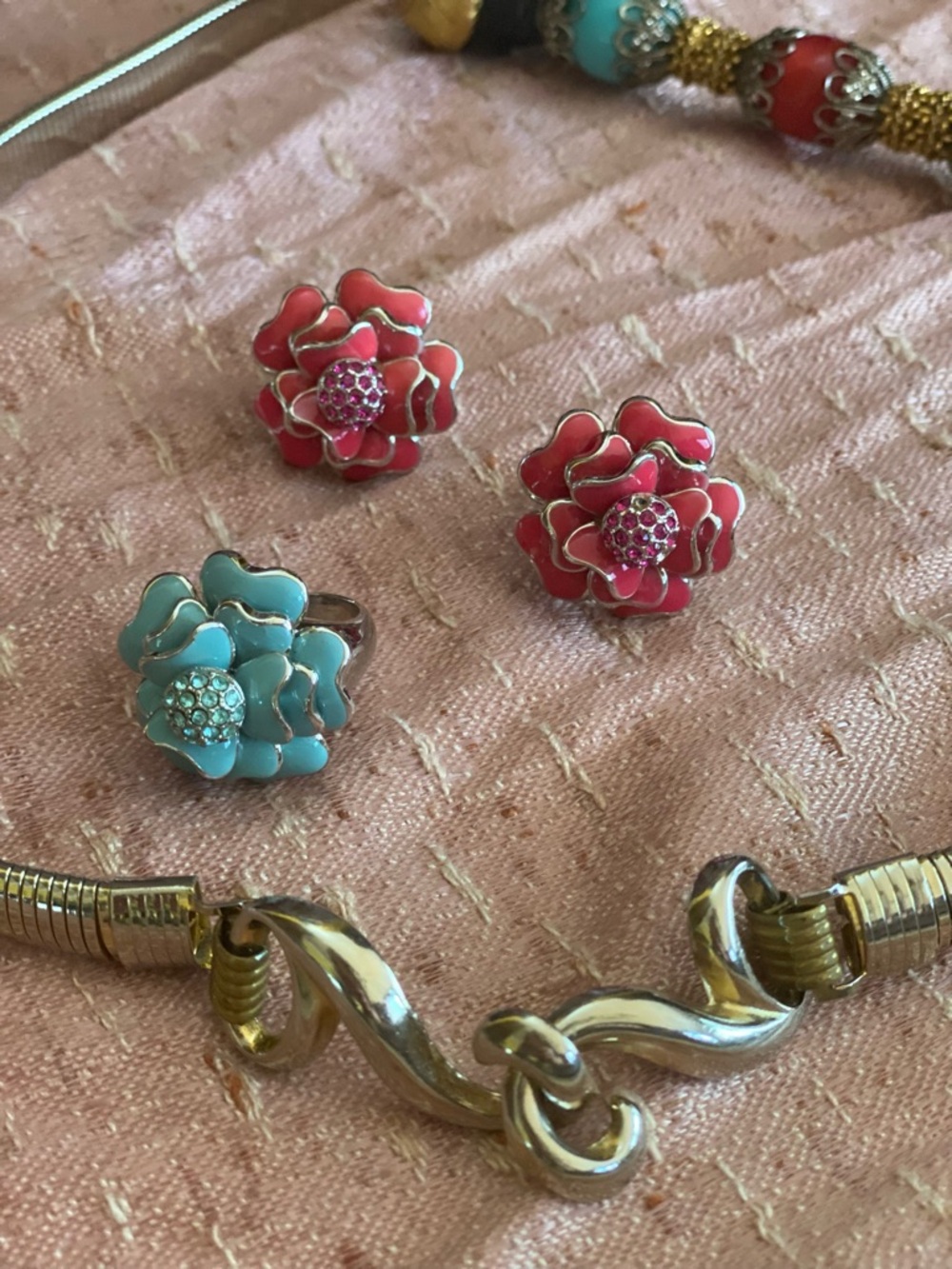 Vintage - Camellia Floral Ring with Rhinestones